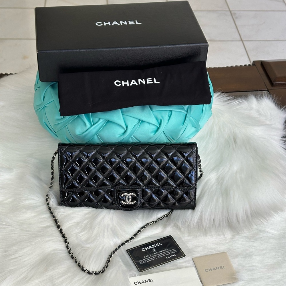 Stunning CC Black Quilted Bag